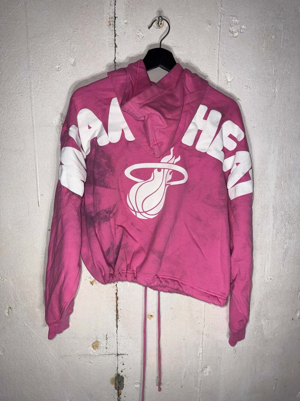 '47 Brand Miami Heat NBA Pink Acid Wash Cropped Pullover Hoodie Sz Large - Picture 2 of 8
